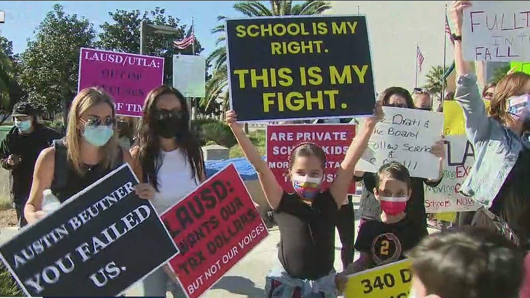 Some LAUSD parents hold Zoom blackout as protest to reopen schools