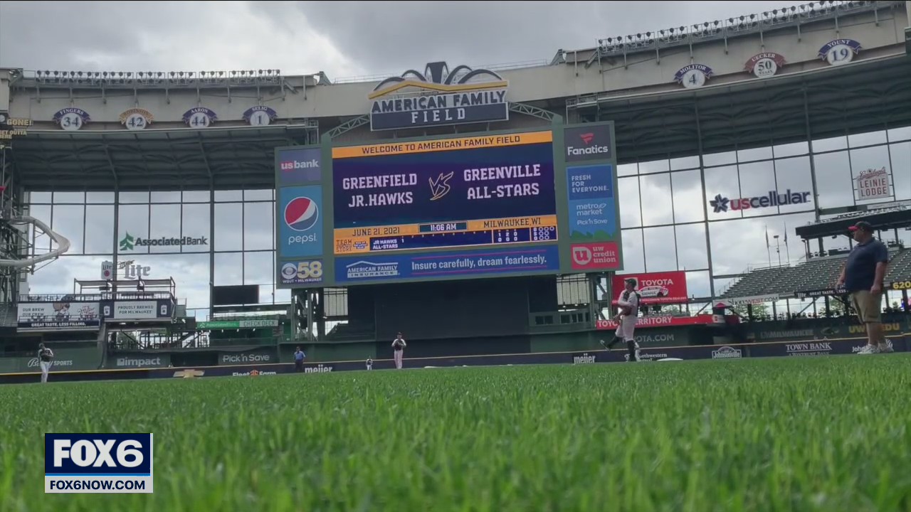 Youth baseball teams get a taste of big leagues