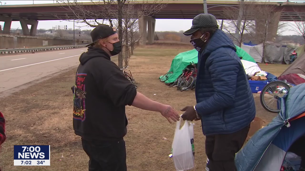 Advocates spend Thanksgiving feeding people facing homelessness as pandemic drives up need