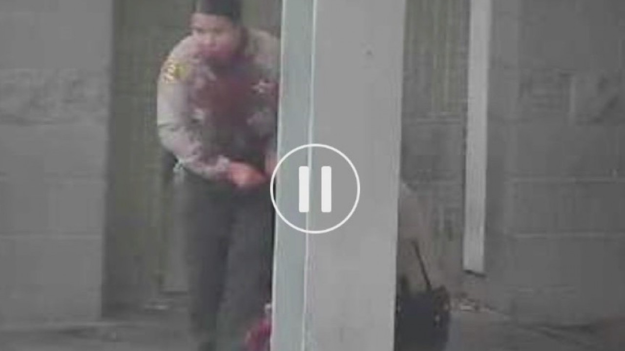 Gunman who ambushed LASD deputies still at large