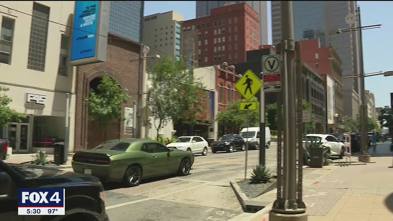 Downtown Dallas businesses take economic hit with few visitors during pandemic