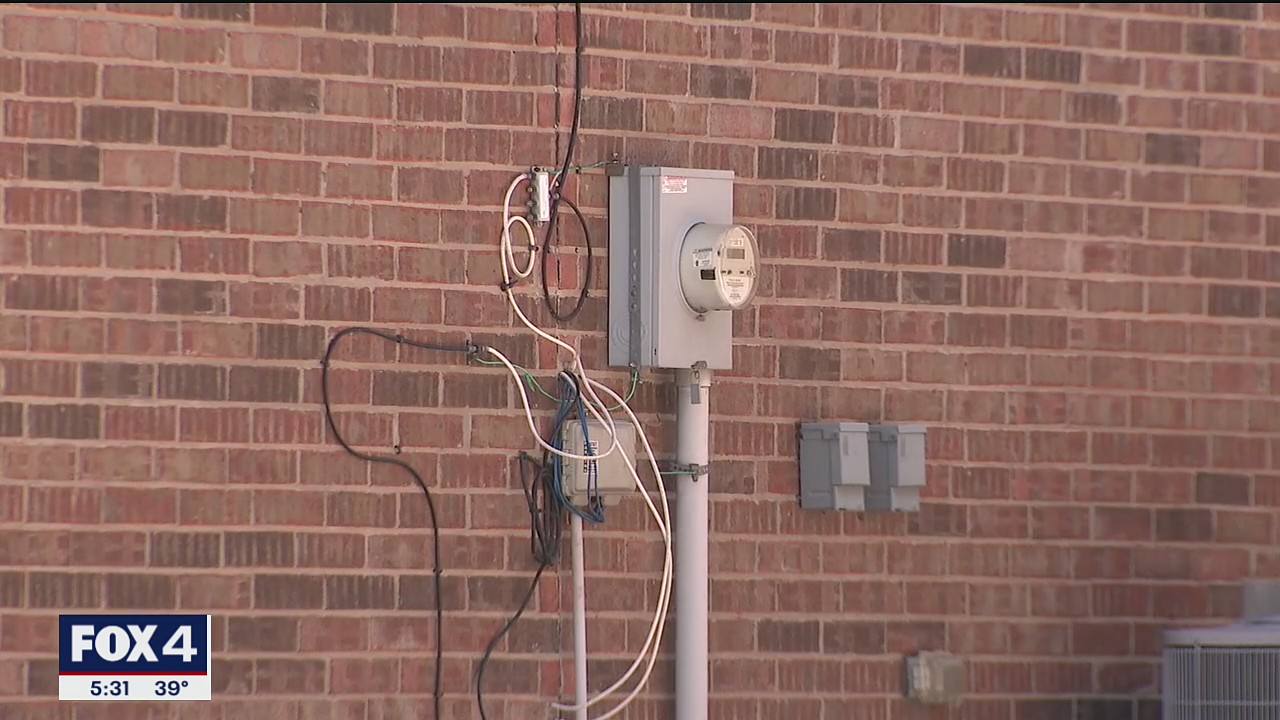 Thousands of North Texans still in the dark, as they've had to deal with days of no electricity