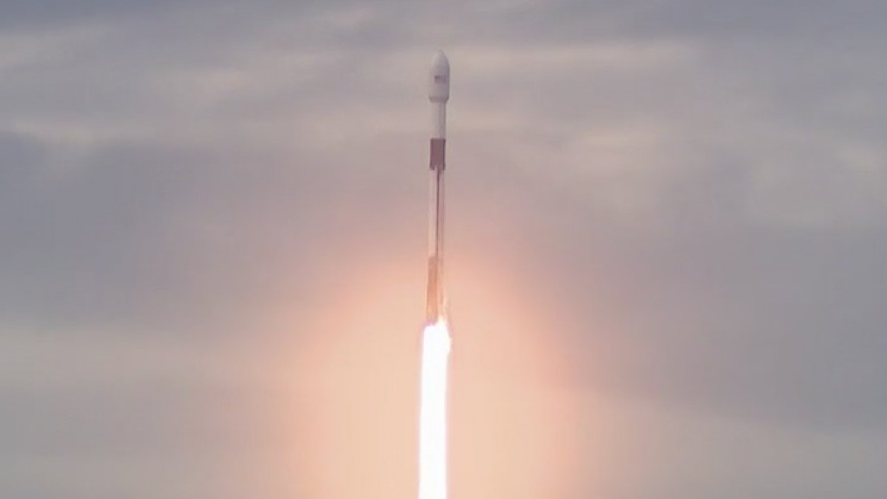 SpaceX launches satellite from Argentina into orbit
