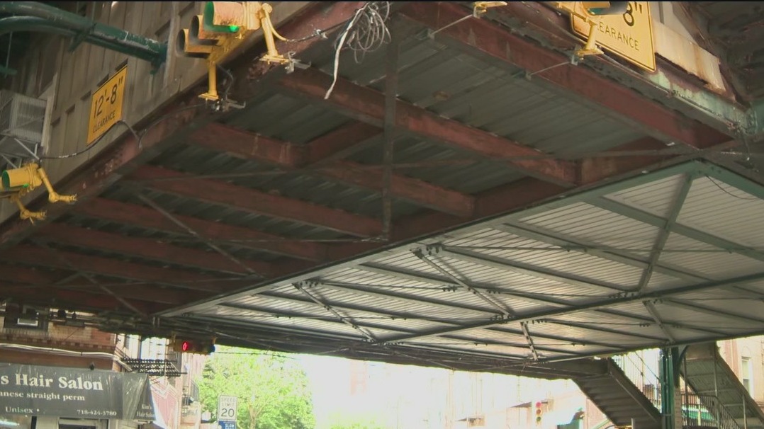 Report critical of NYC transit track inspectors