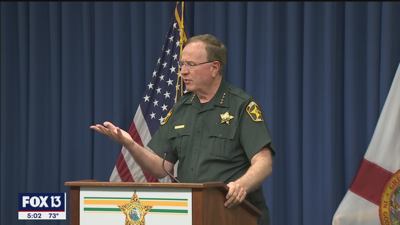 Deputies arrest paramedic for allegedly stealing vaccine