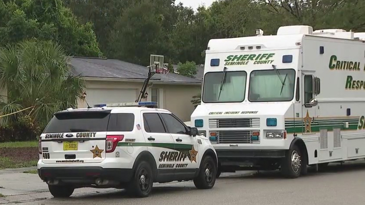 Search for suspects in deadly home invasion