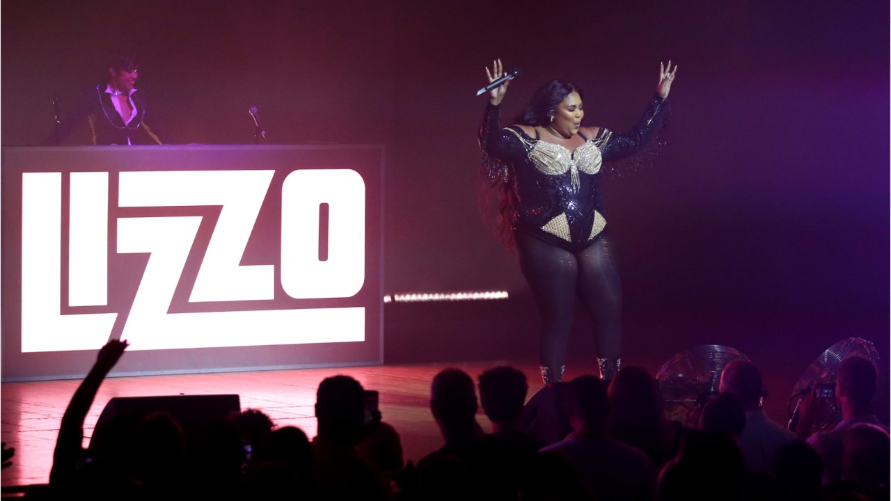 Lizzo volunteers at Australian food bank amid wildfires