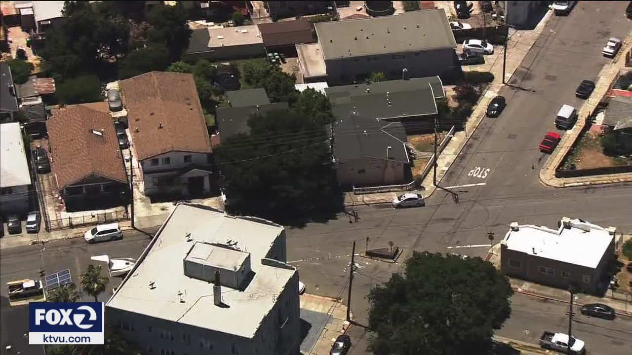 Drive-by shooting wounds 5 men at Oakland house party