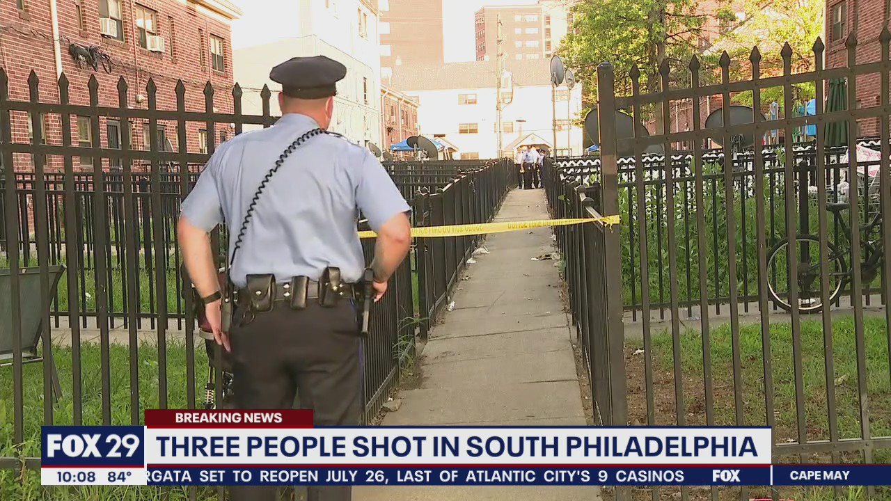 Police: 2 women, man wounded in South Philly shooting