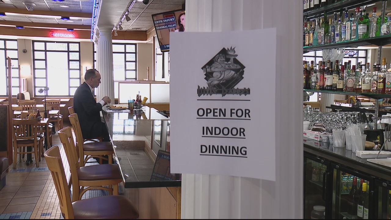 Michigan restaurants reopen for indoor dining