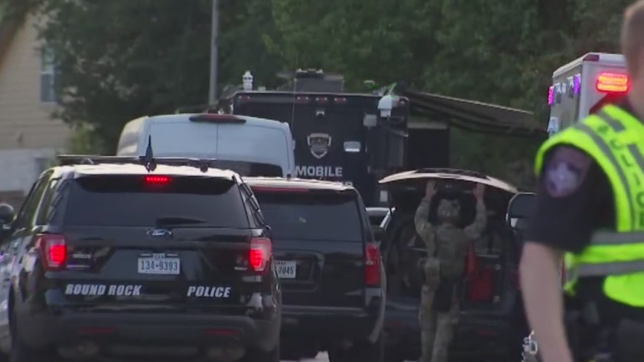 Suspect surrenders after 3 officers hurt in Cedar Park shootout