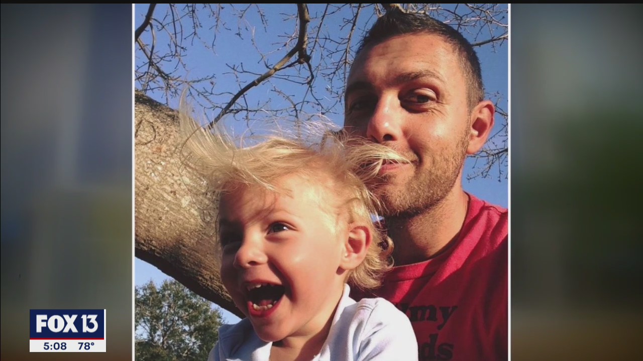 Mom sues UPS Store for issuing passport for kidnapped son