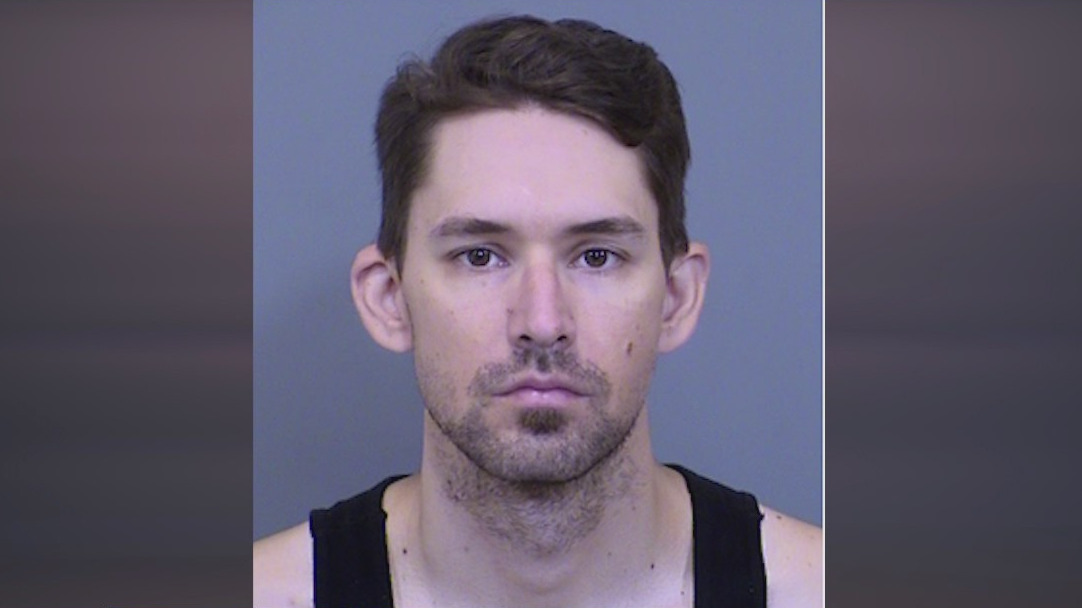 Man accused of luring undercover detective posing as teen girl for sex