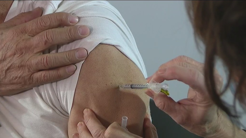 South Park Rec Center in South LA opens as pop-up vaccination site for high-risk residents