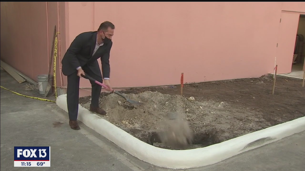 Don CeSar buries time capsule