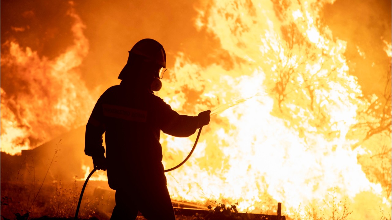 UN report finds further warming 'locked in' on climate change