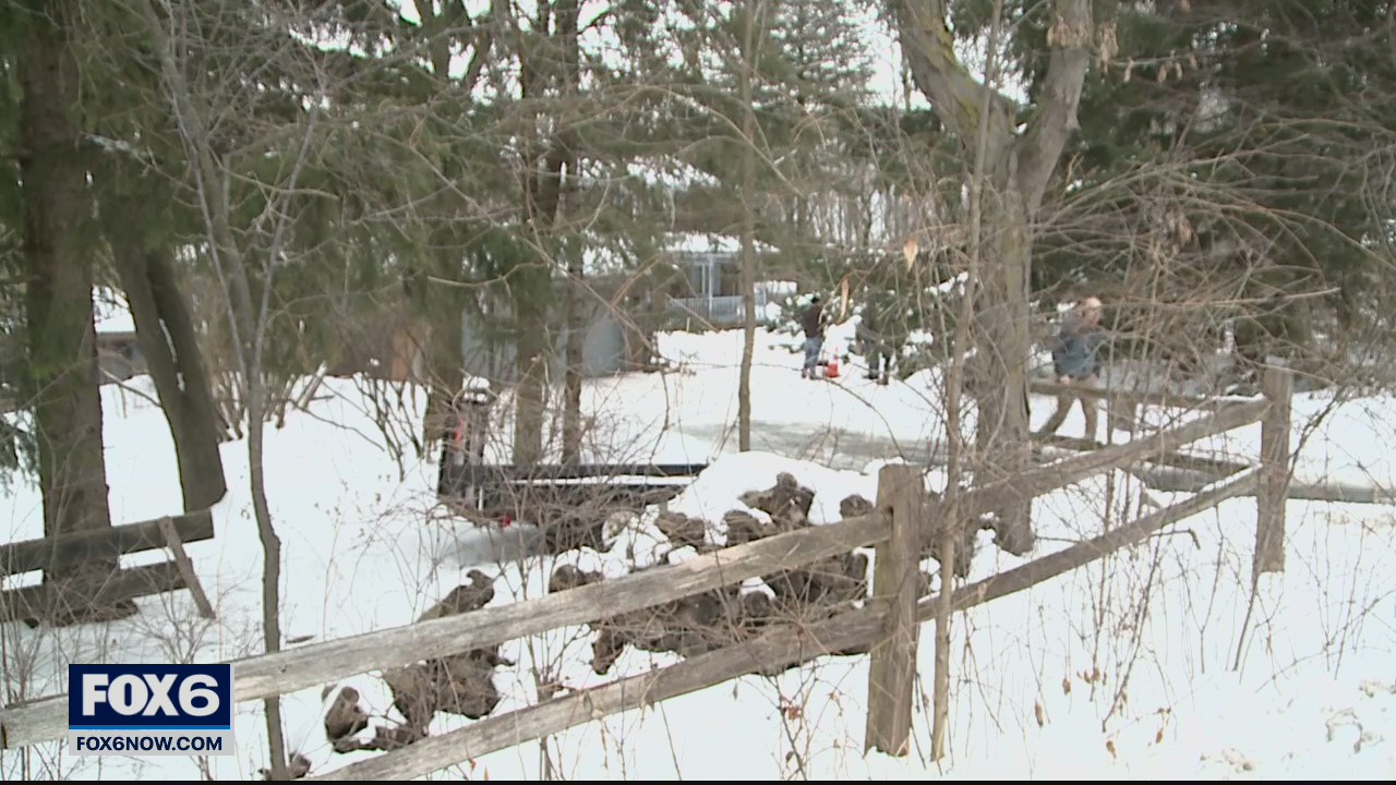 Neighbors react to deadly home invasion in Kewaskum