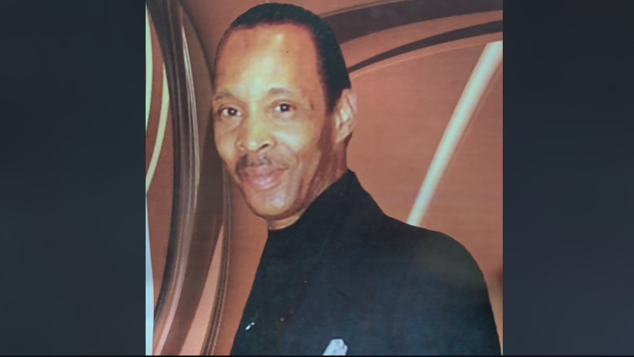 Family says funeral home buried wrong body claiming it is their father