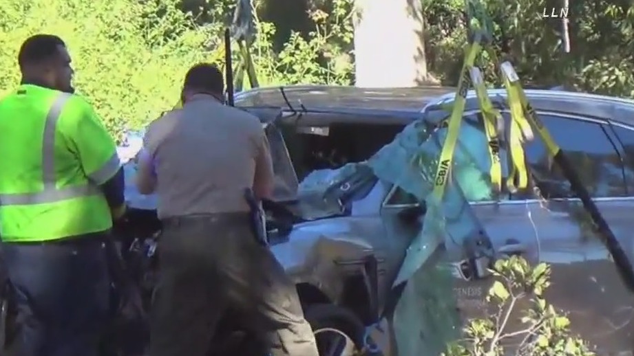 Auto experts: Safety features likely saved Tiger Woods' life