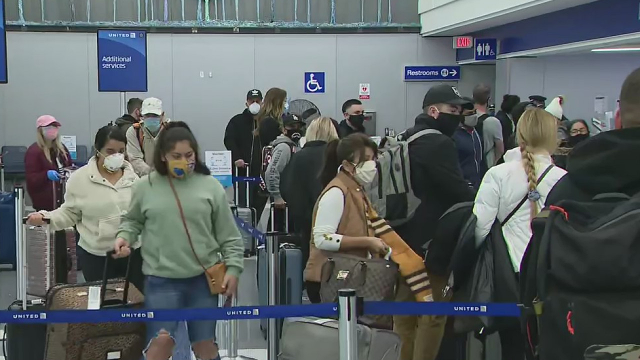 Holiday travel amid COVID-19 pandemic