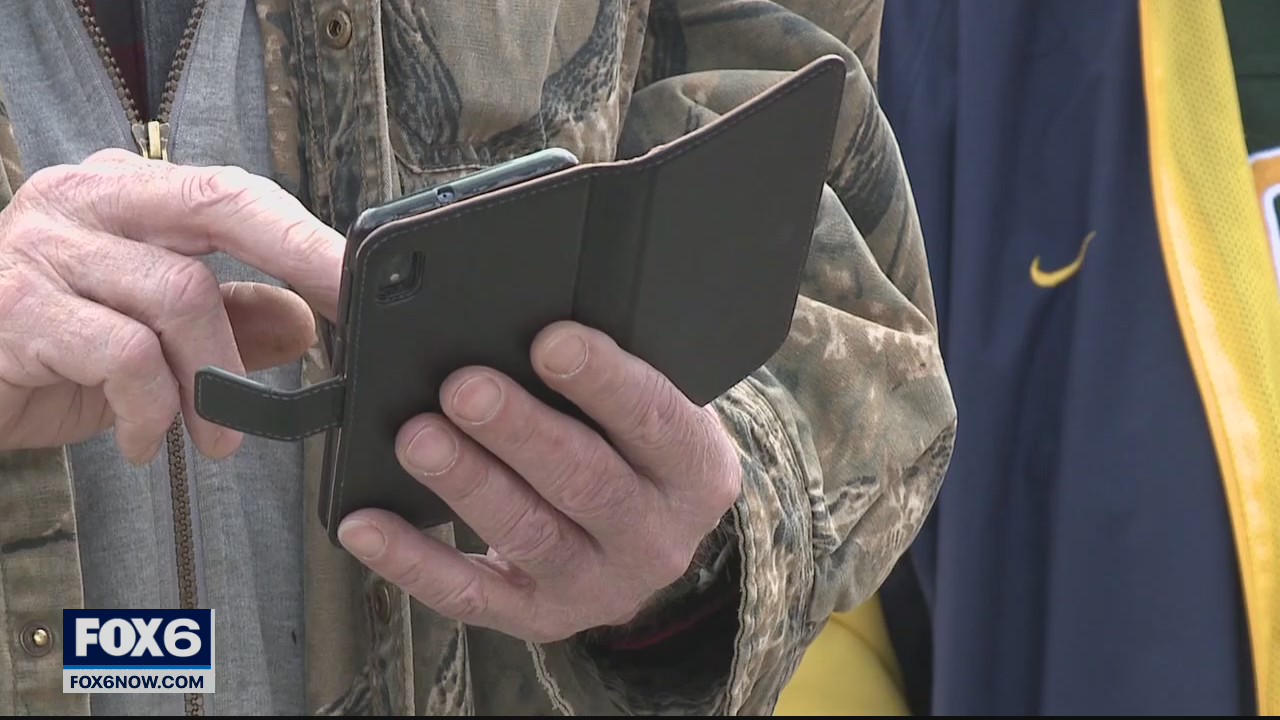 Couple's phone is getting redirected calls from unemployment office
