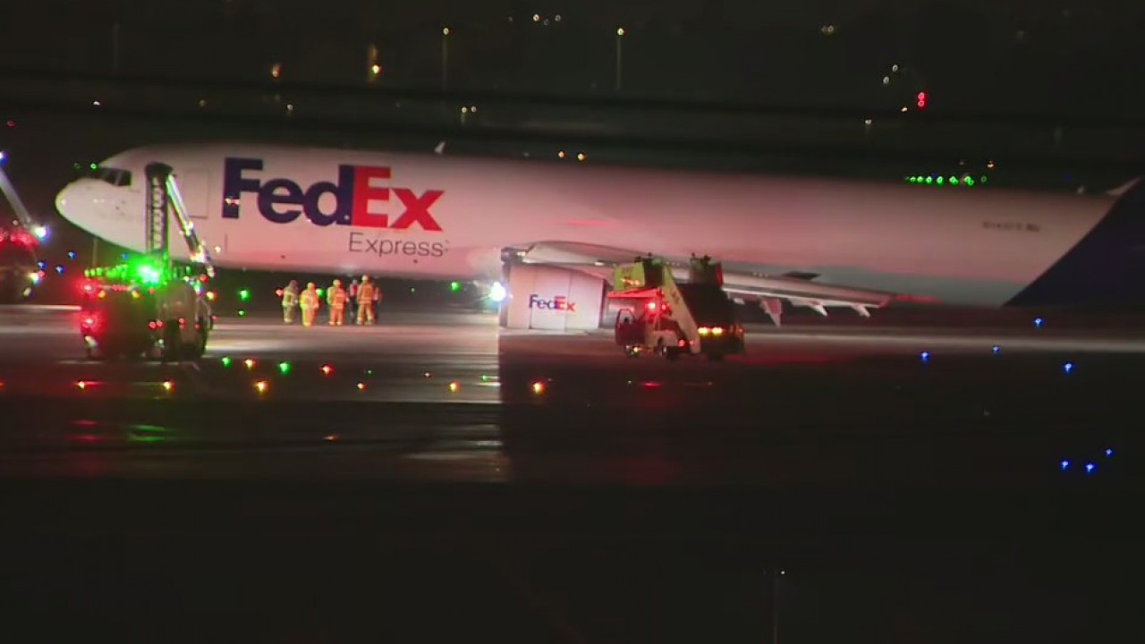 FedEx plane makes emergency landing at LAX