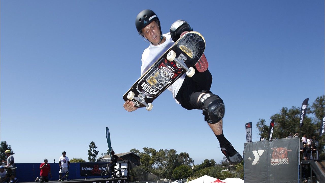 Tony Hawk sends boy his skateboard