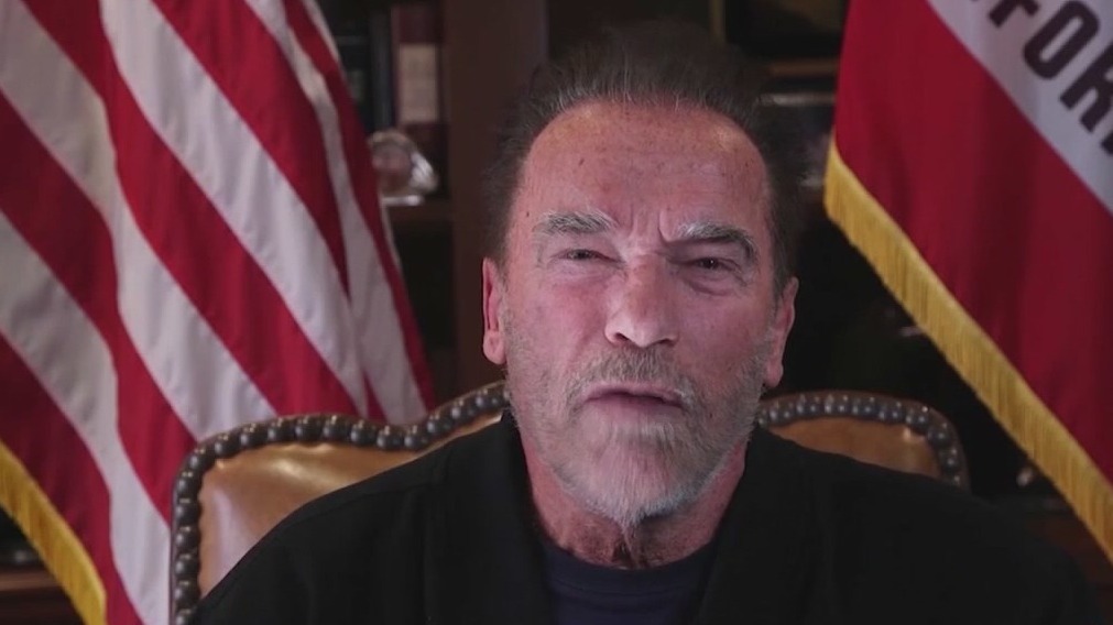 Arnold Schwarzenegger says anyone who doesn't get vaccinated is a schmuck.
