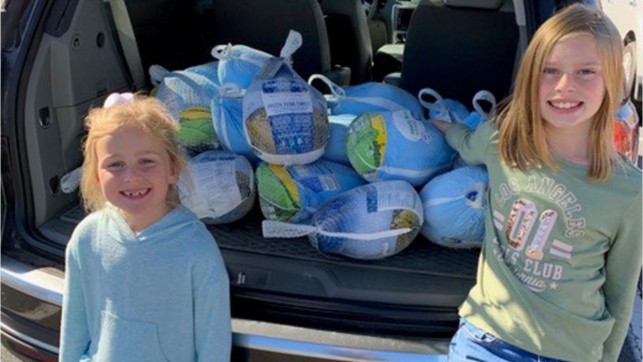 Sisters, 9 and 6, raise over $4,500 for 195 Thanksgiving meals with turkeys for those in need