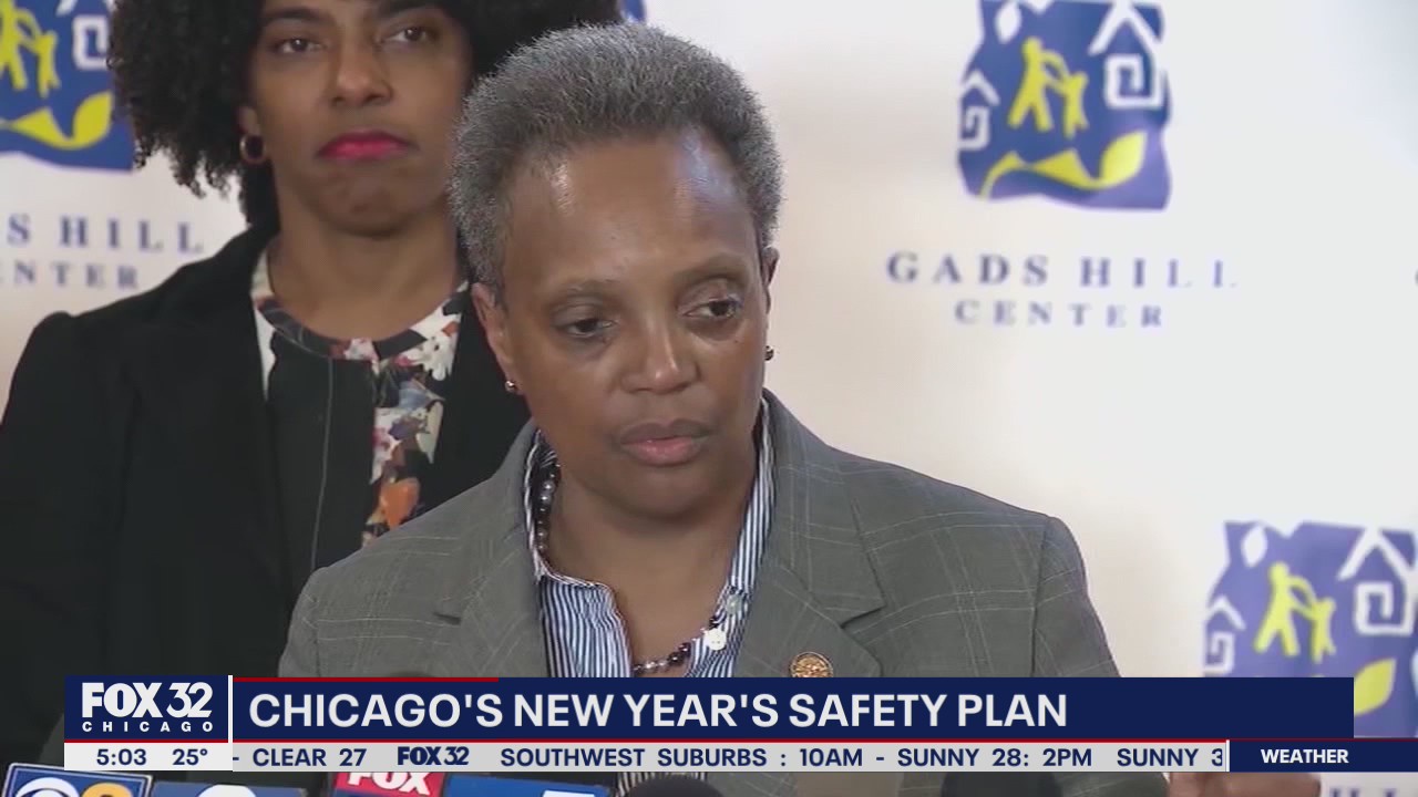 Chicago authorities lay out New Year's safety plan, urge residents to stay home
