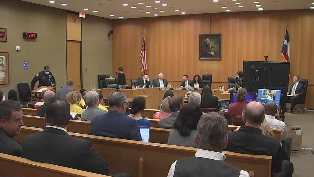 Sister of man allegedly murdered by repeat violent offender speaks before Harris Co. Commissioners