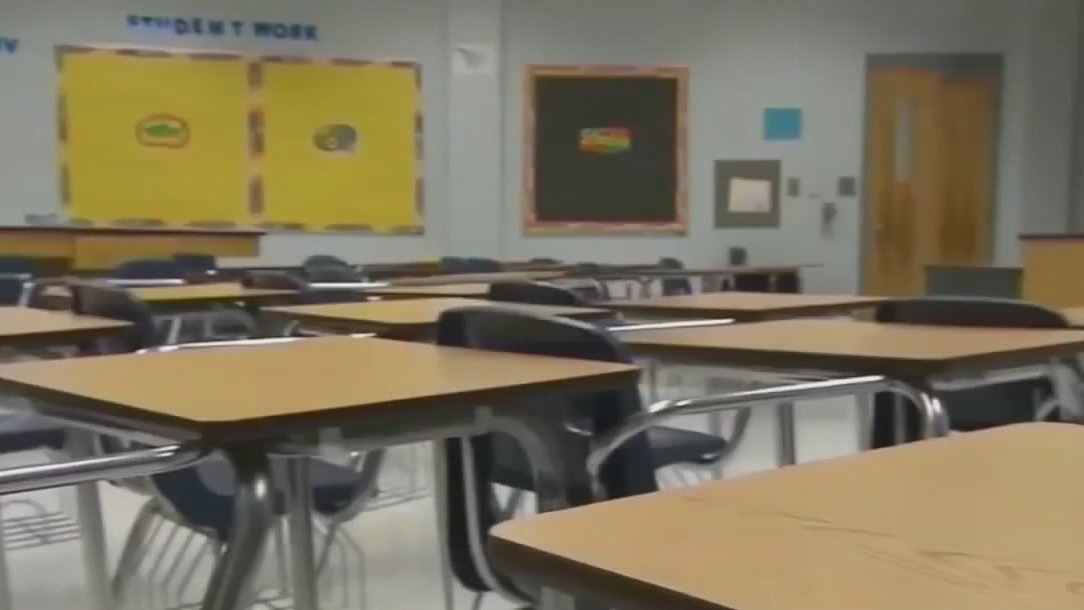 First week of school of several districts as COVID cases surge