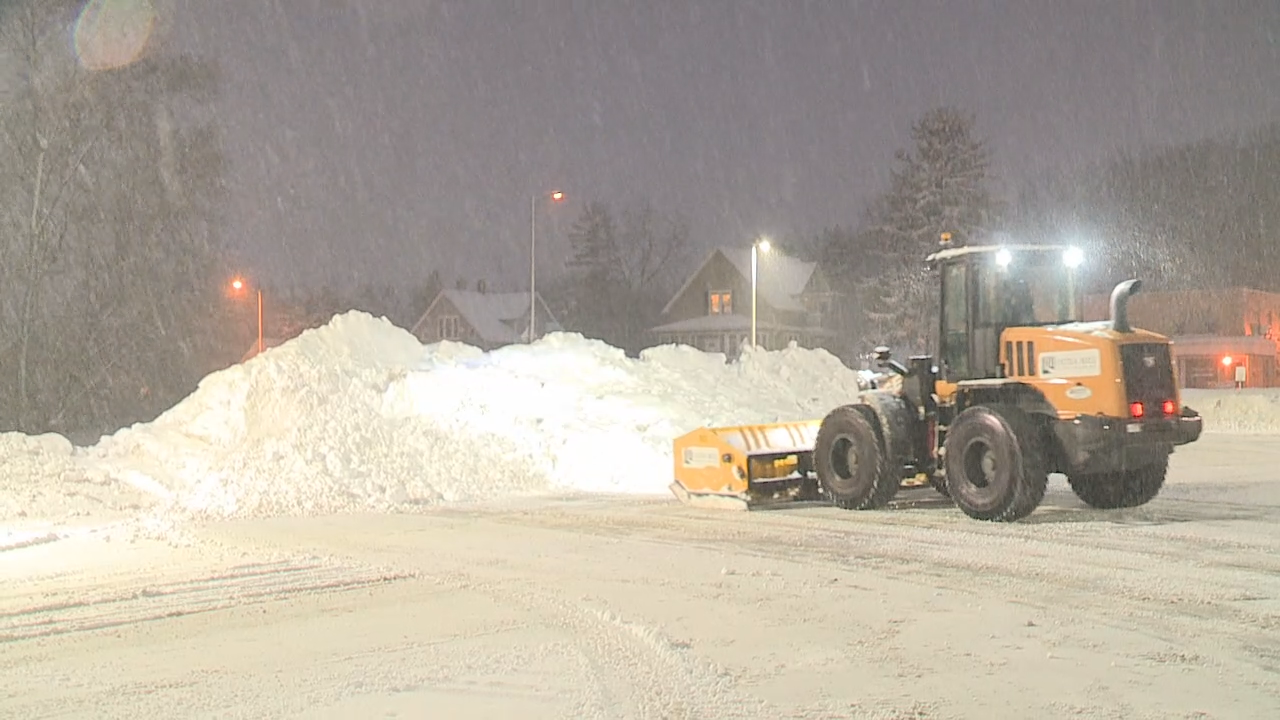 Snow removal race intensifies as temperature drop nears