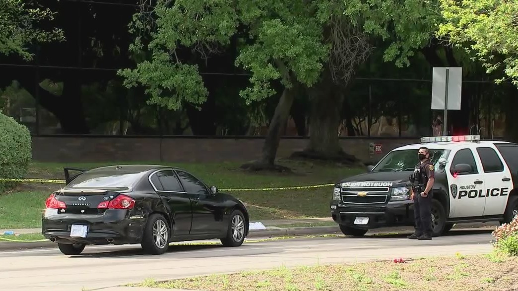 Houston police investigate road rage shooting that killed pregnant woman