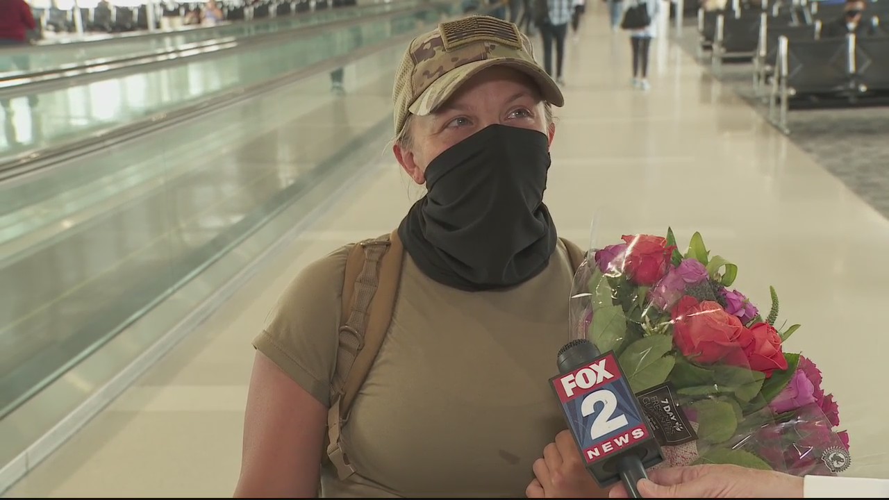 Air Force reservist gets suprise homecoming by family