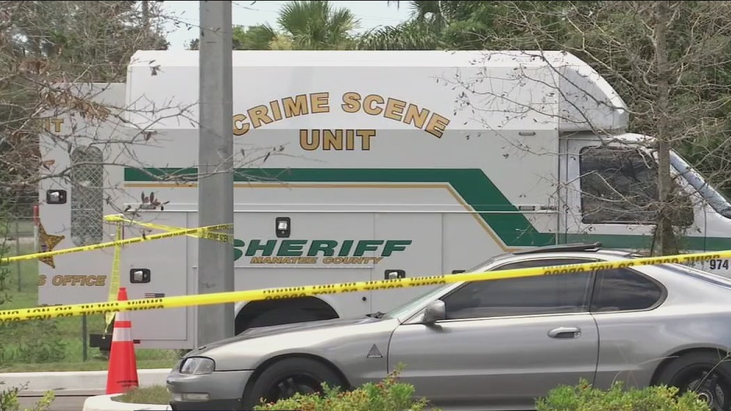 Former employee stabbed by current employee at oil change shop