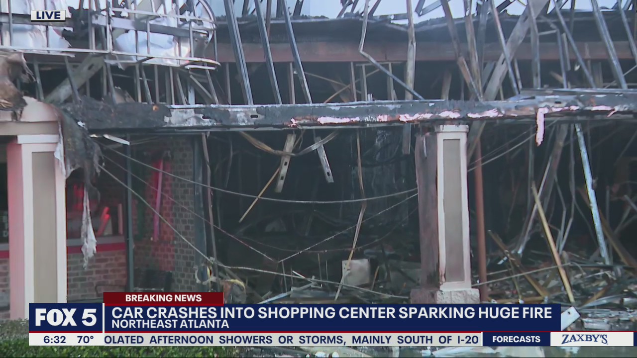Car crash sparks huge Atlanta shopping center fire