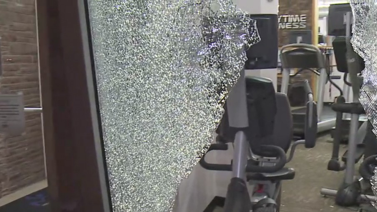 Gas deployed in Wauwatosa; windows broken at businesses, police say