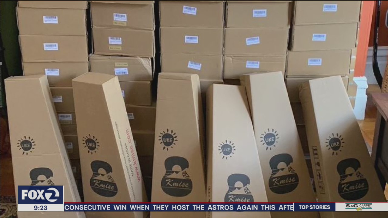 Father donates ukuleles for remote learning class
