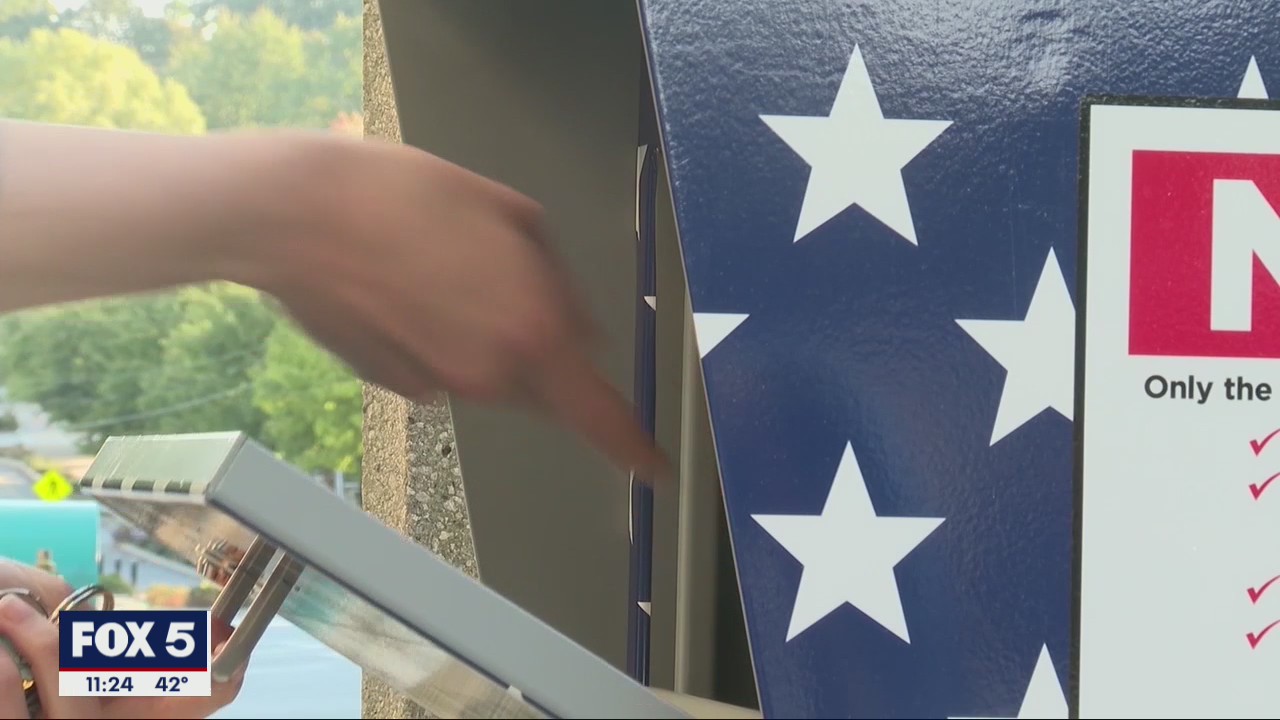Schwarzenegger helps open more polls