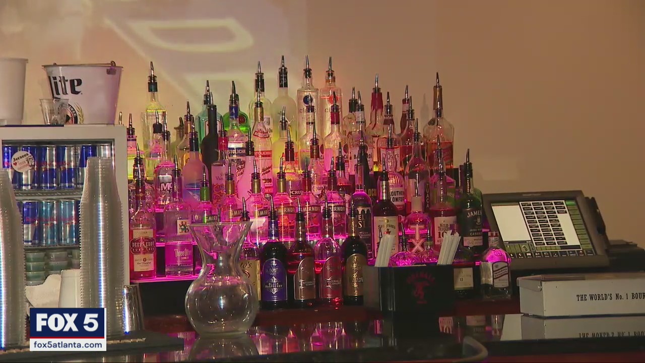 Athens bars last call