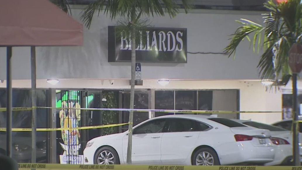 Gunmen wanted after shooting at Florida banquet hall kills 2, injures at least 20, police say