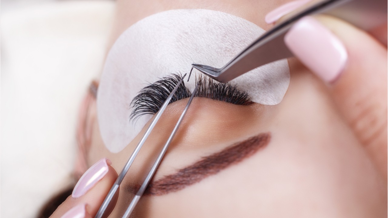 Amid popularity of eyelash extensions, some doctors see uptick in lash mites due to poor hygiene