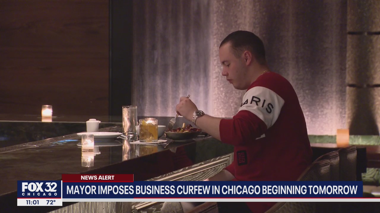 Lightfoot sets curfew for non-essential businesses, eliminates indoor bar service