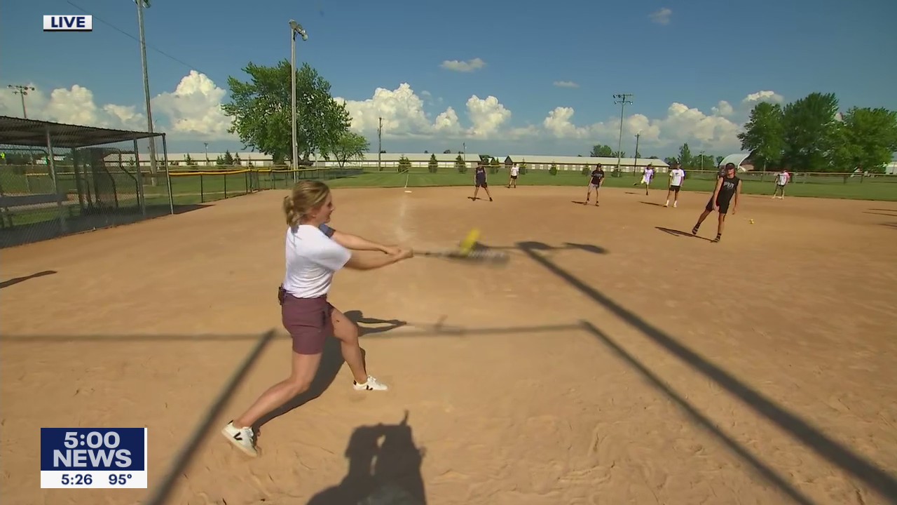 Town Ball Tour: Buffalo whiffle ball enthusiasts give Kelly O'Connell some tips