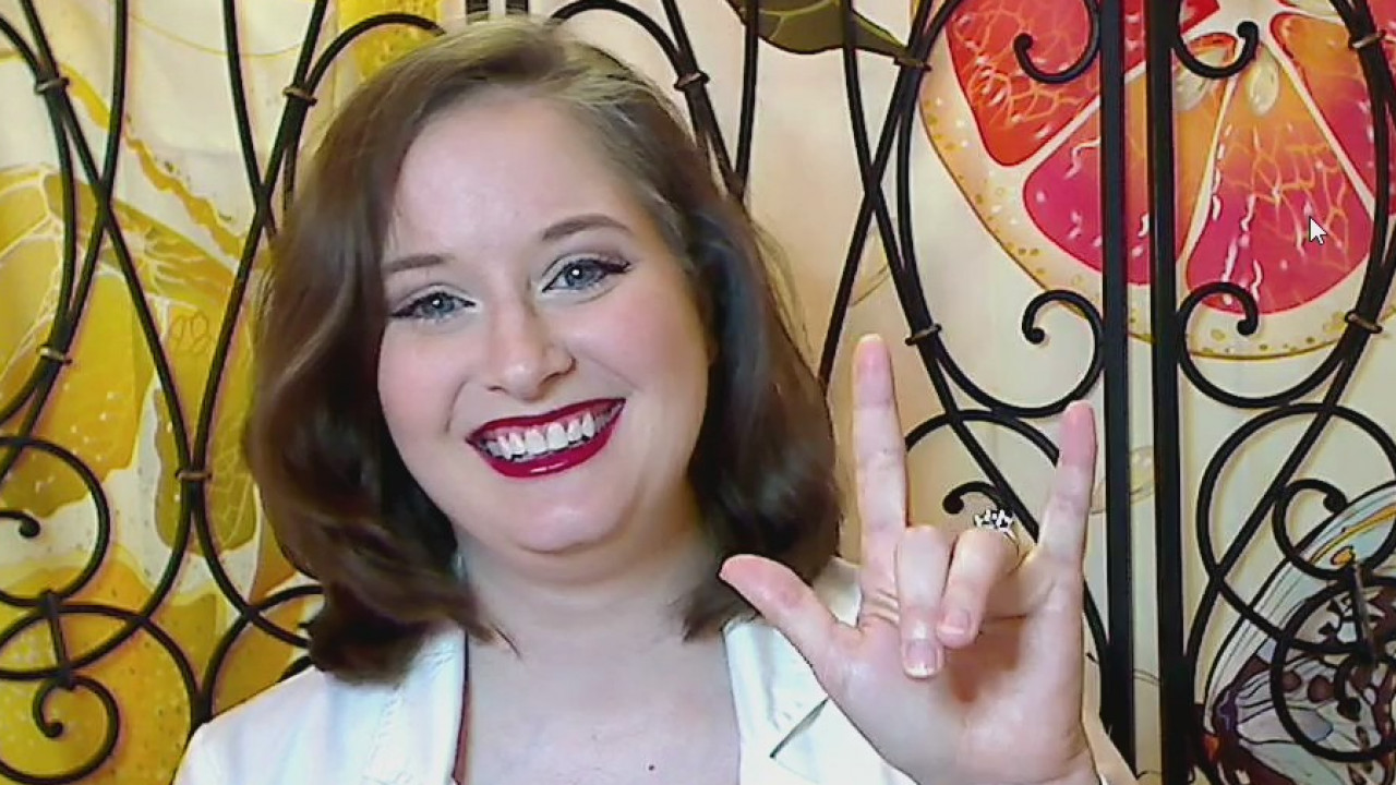 Audiologist creates cards to help hard of hearing community with law enforcement