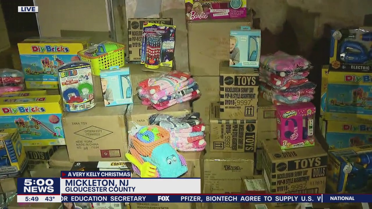 A Very Kelly Christmas: House in Mickleton inspired by National Lampoon's Christmas Vacation