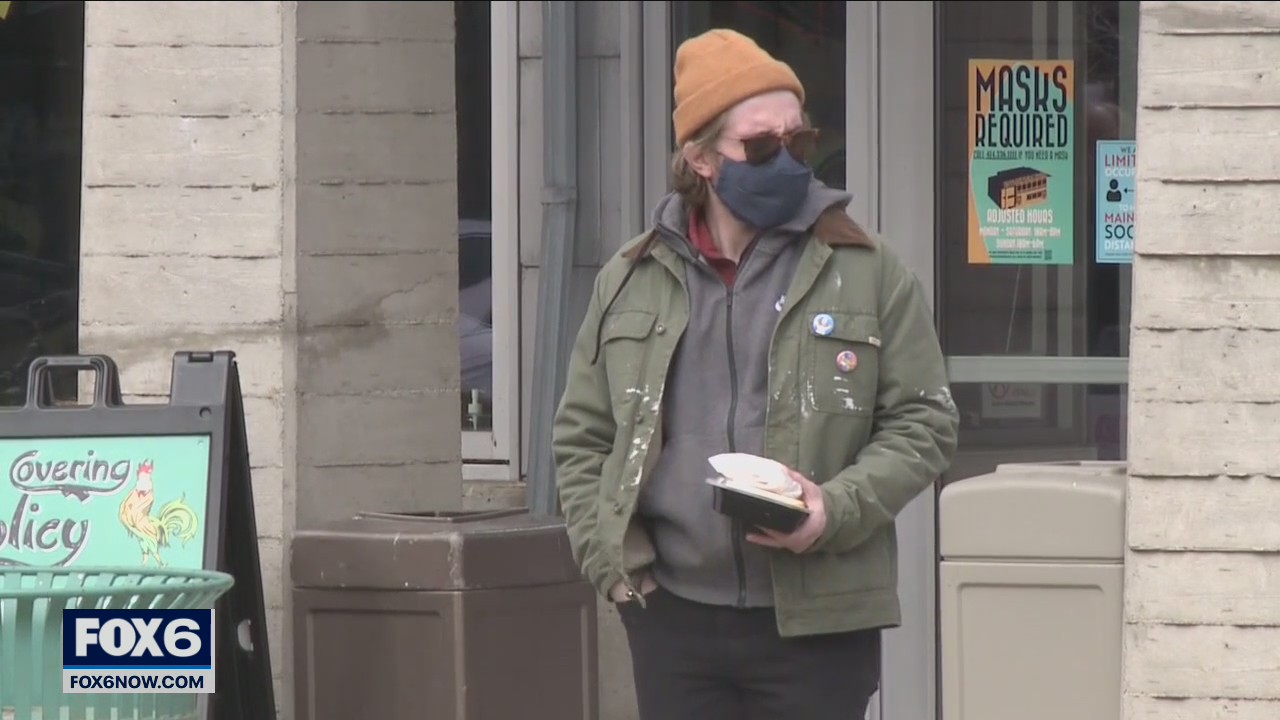 Masks remain required at outdoor Milwaukee events