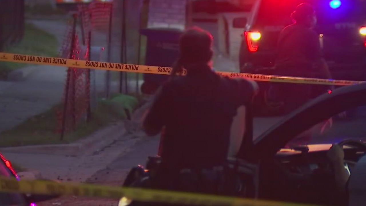 Man found dead in street, another injured after East Austin shooting