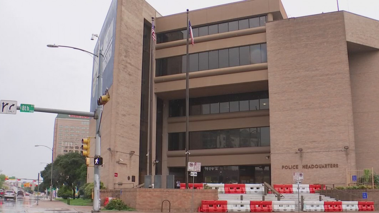 Public safety commission considers decommissioning APD headquarters